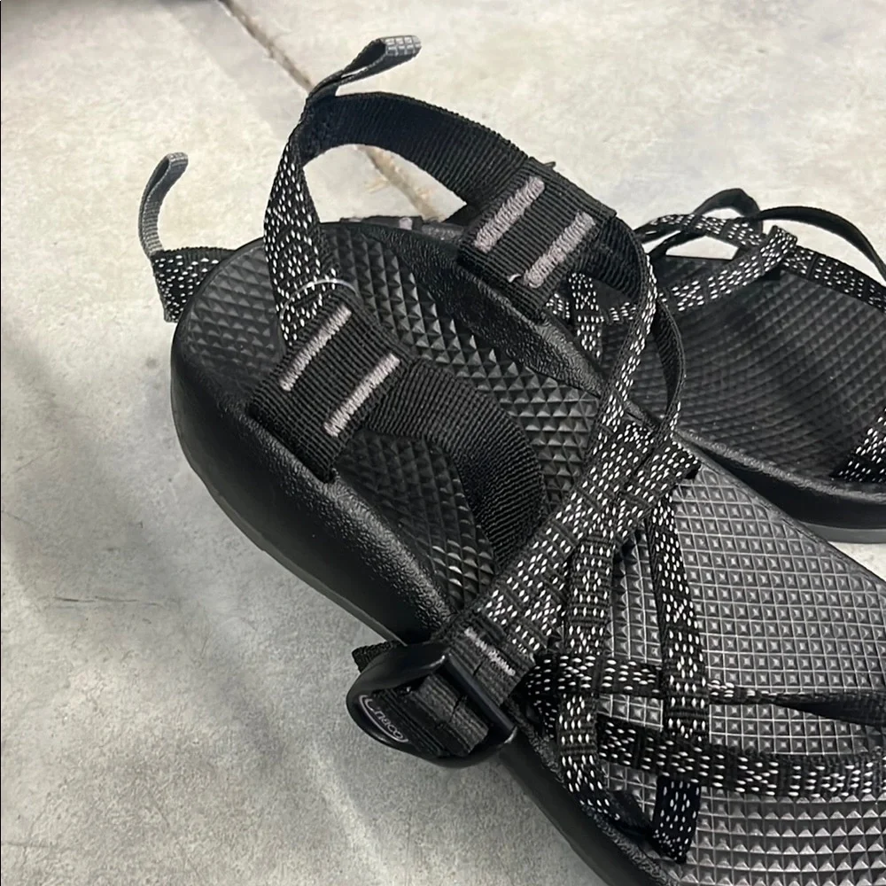 New Chaco ZX1 EcoTread Strappy Outdoor Sandals Kid 6 Woman 7-7.5 Black White